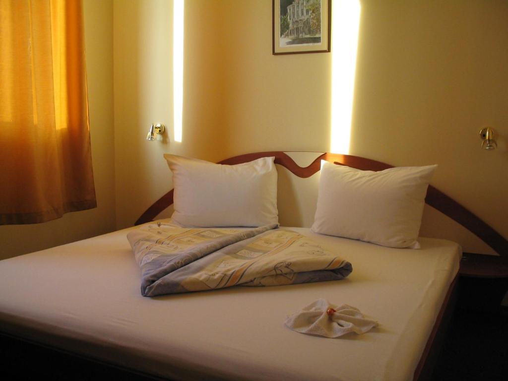 Family Hotel Familya Ruse Habitación foto